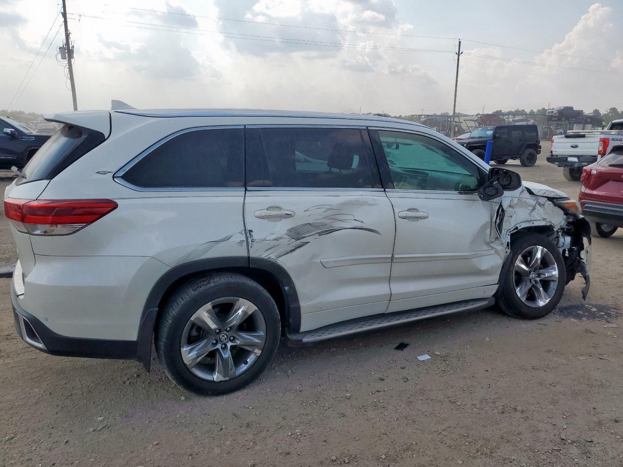 2019 TOYOTA HIGHLANDER
