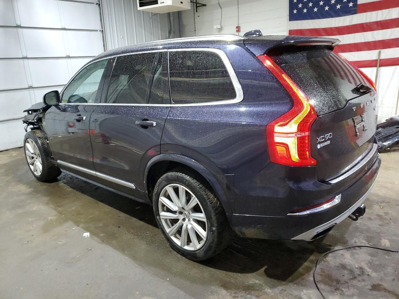 2017 VOLVO XC90