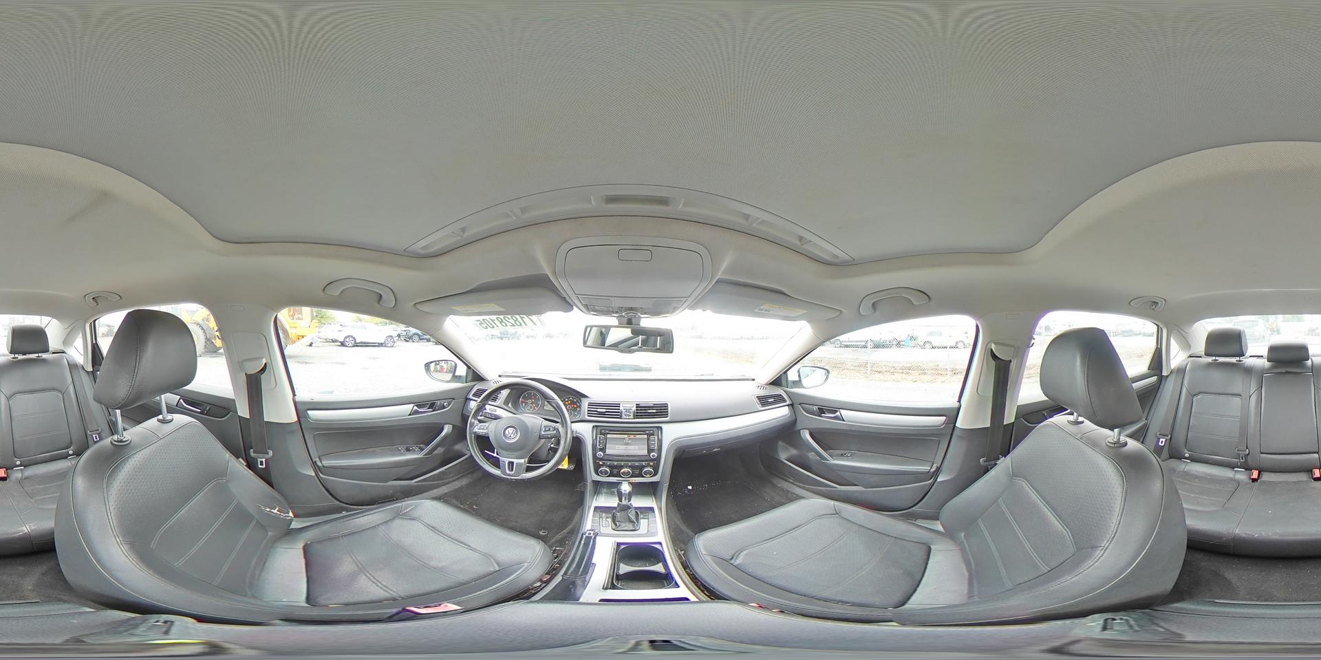 2012 VOLKSWAGEN Passat