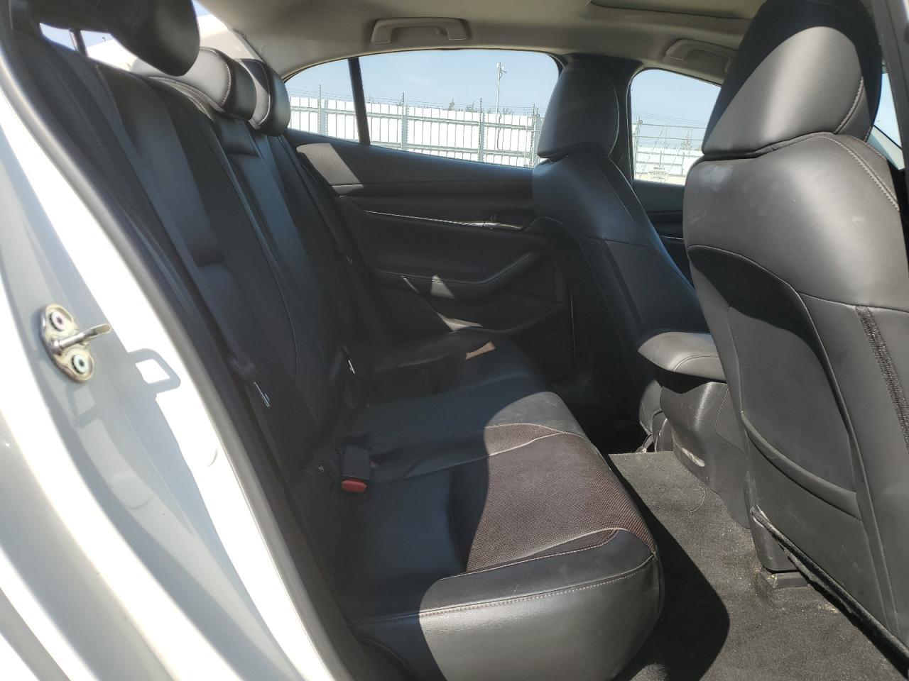 2019 MAZDA 3