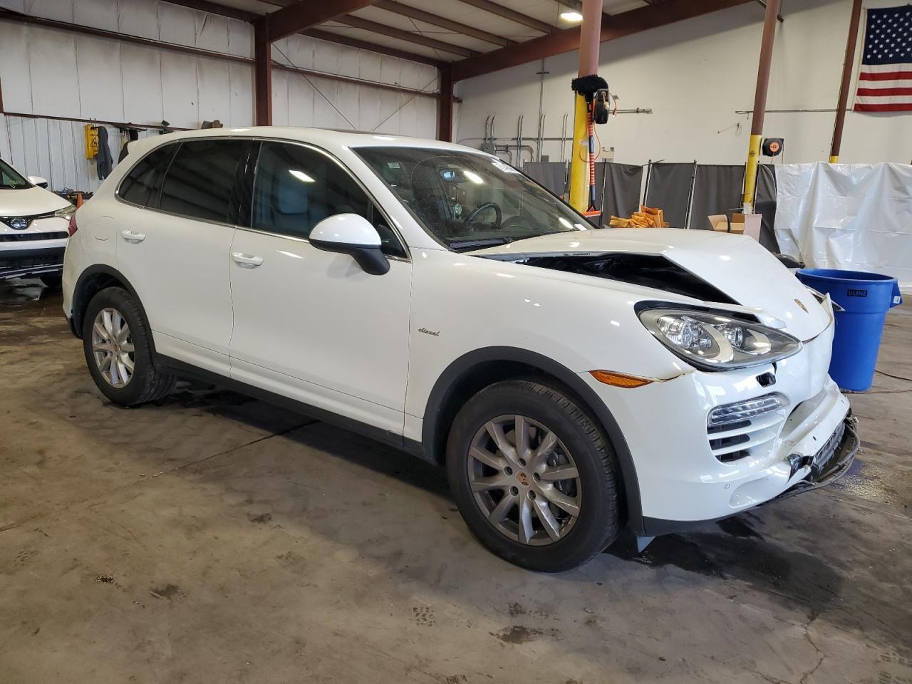 2014 PORSCHE CAYENNE