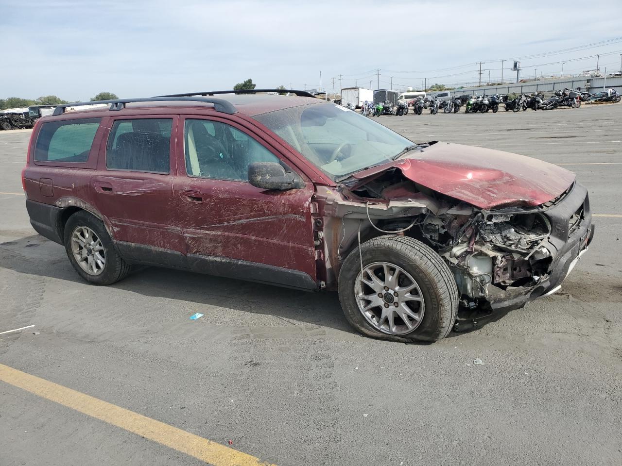 2004 VOLVO XC70