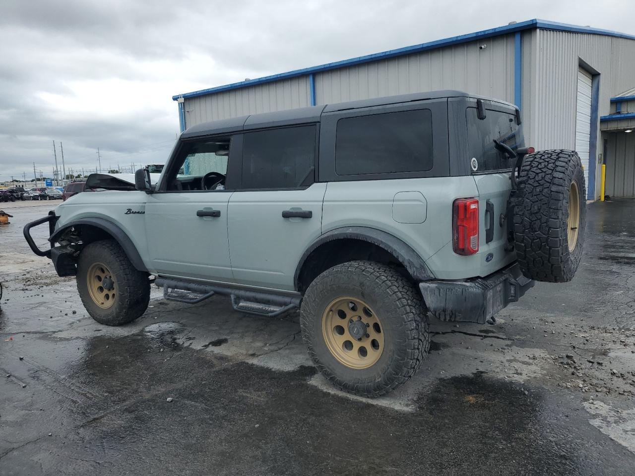 2024 FORD Bronco