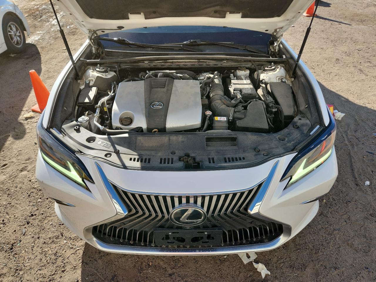 2019 LEXUS Es