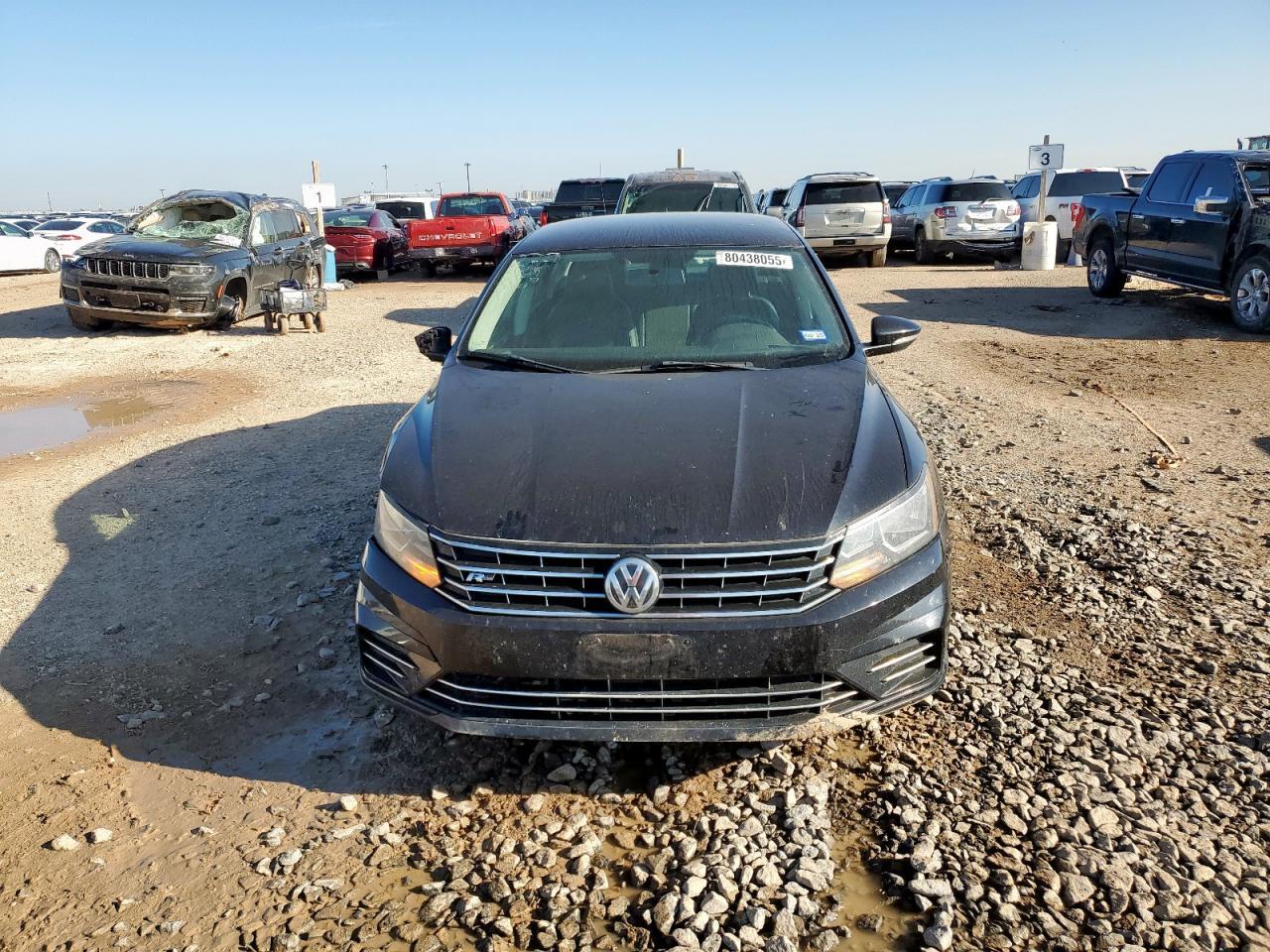 2018 VOLKSWAGEN Passat