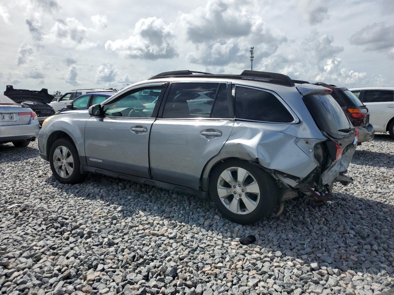 2010 SUBARU Outback