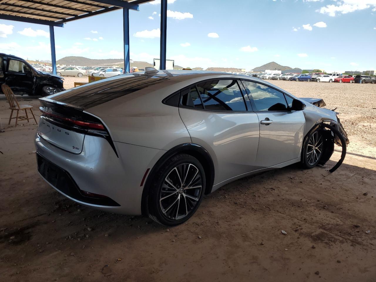 2024 TOYOTA PRIUS