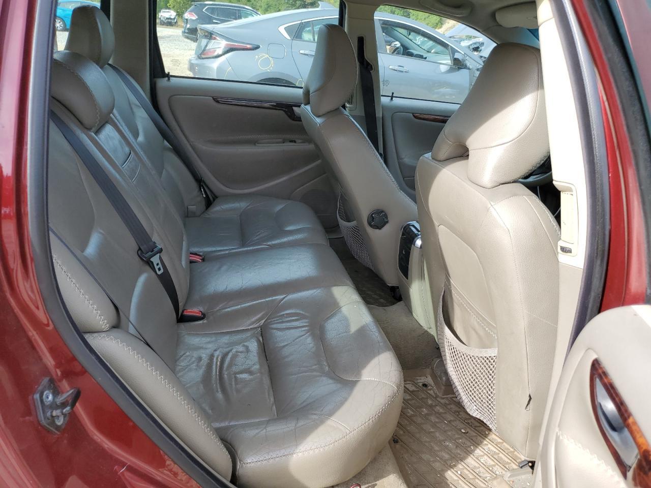 2005 VOLVO XC70