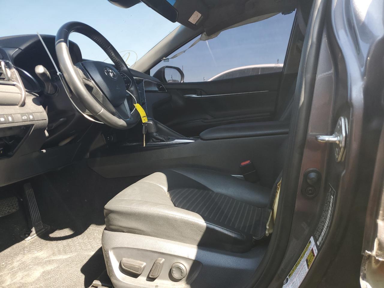 2018 TOYOTA CAMRY