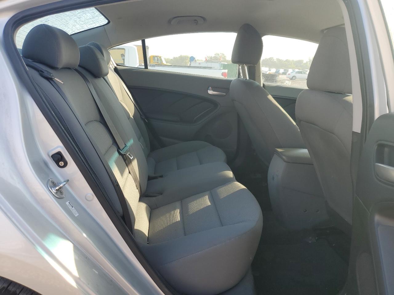 2017 KIA FORTE