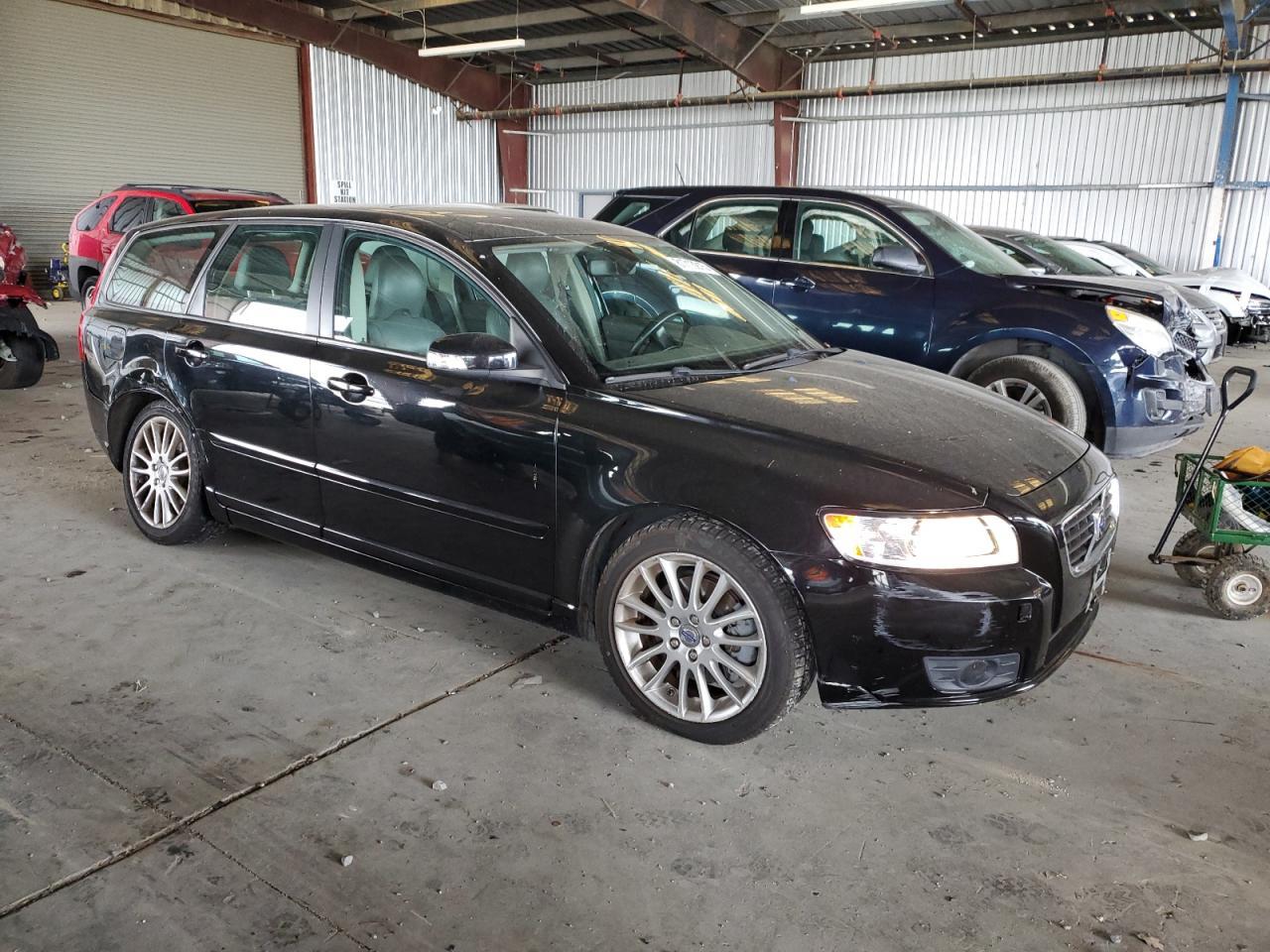 2009 VOLVO V50