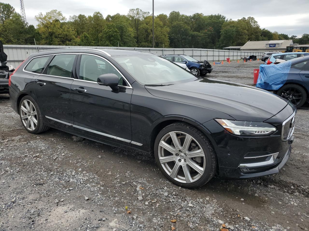 2020 VOLVO V90
