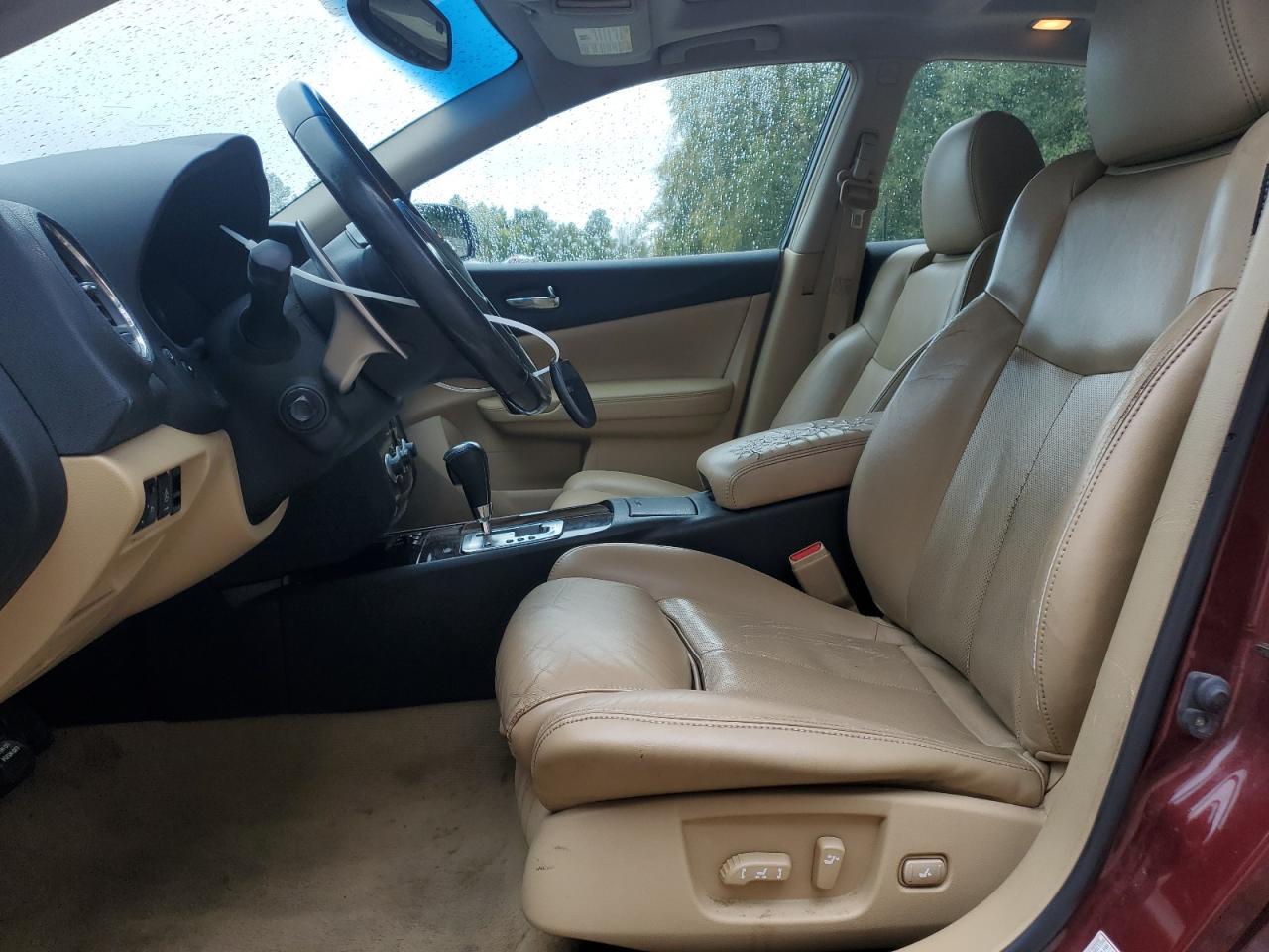2010 NISSAN Maxima