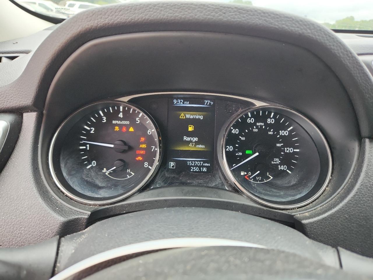 2015 NISSAN ROGUE