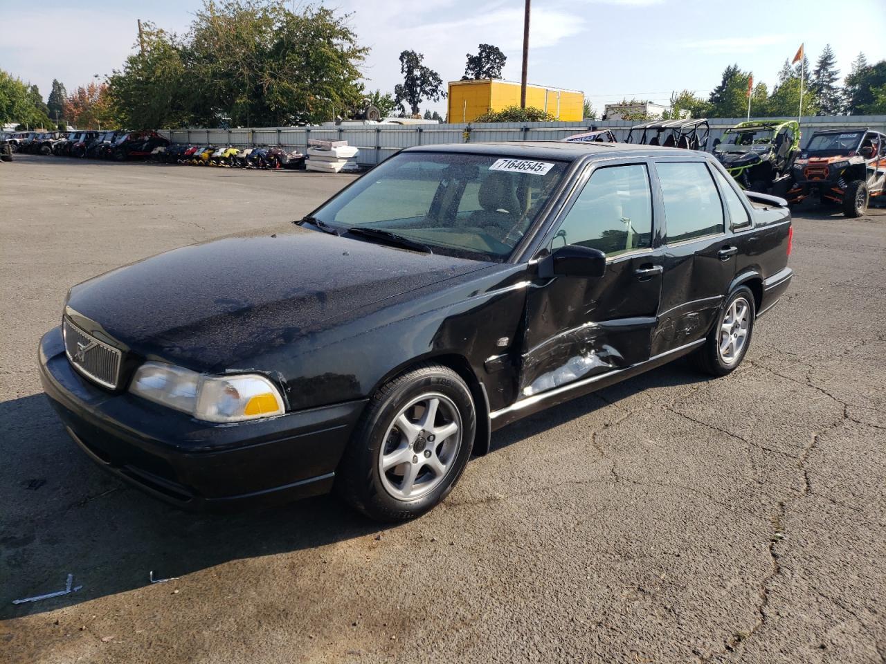 2000 VOLVO S70