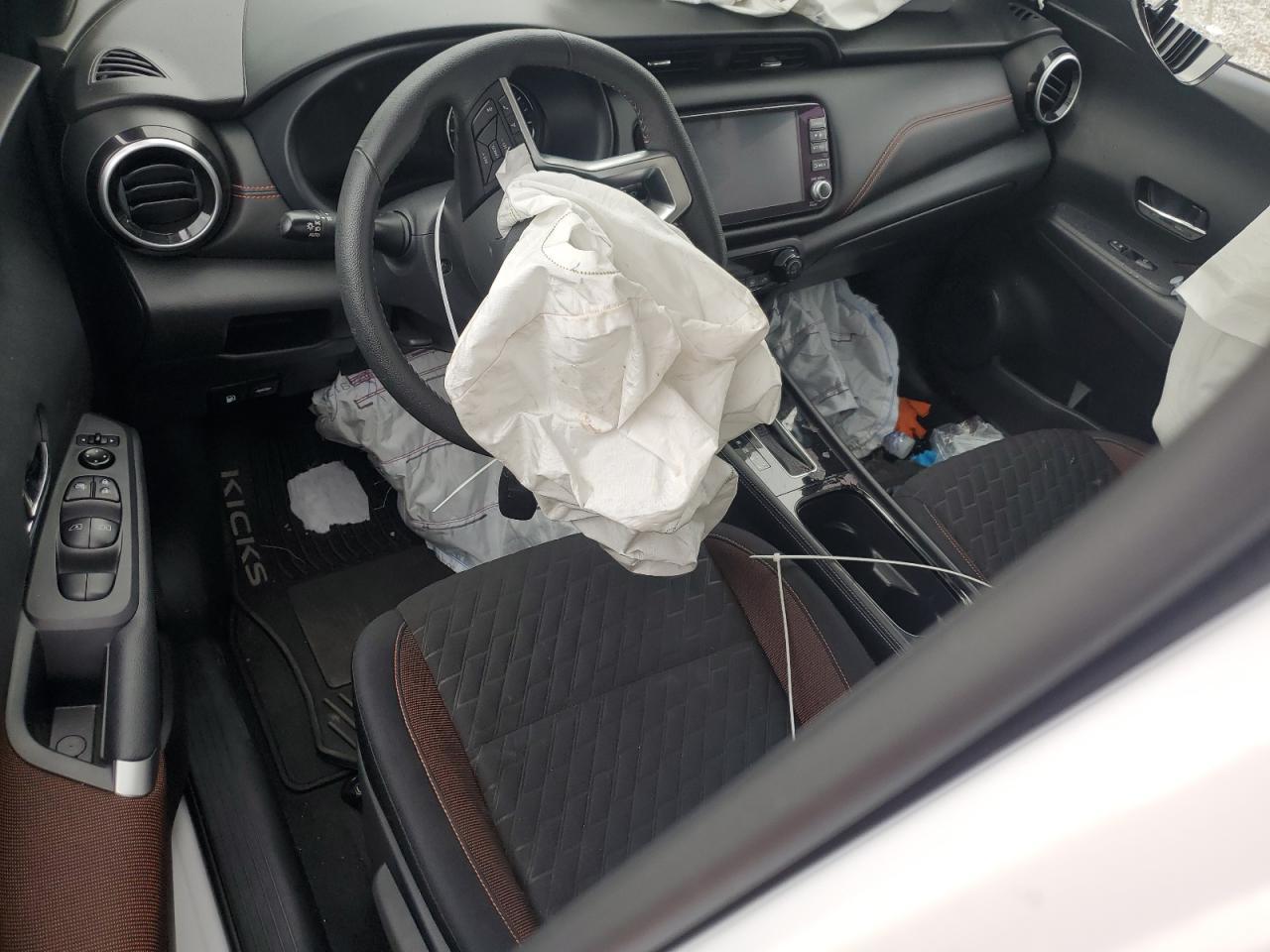 2023 NISSAN KICKS