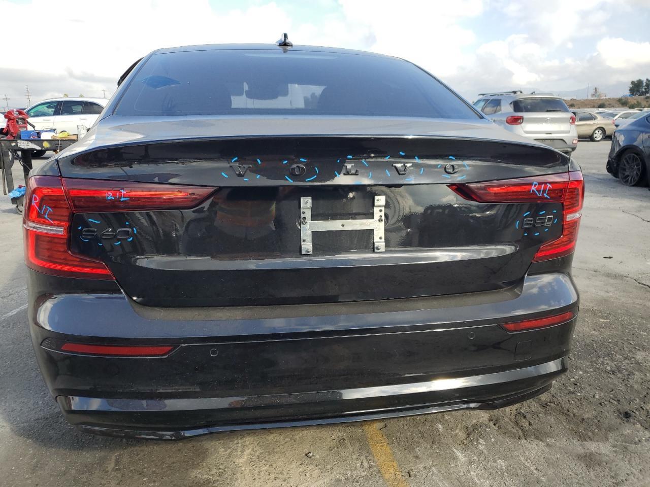 2024 VOLVO S60