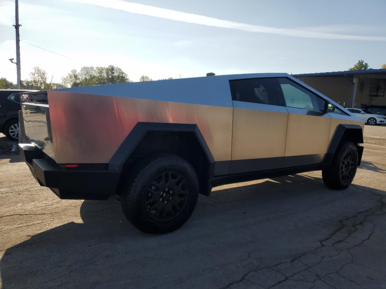 2024 TESLA Cybertruck