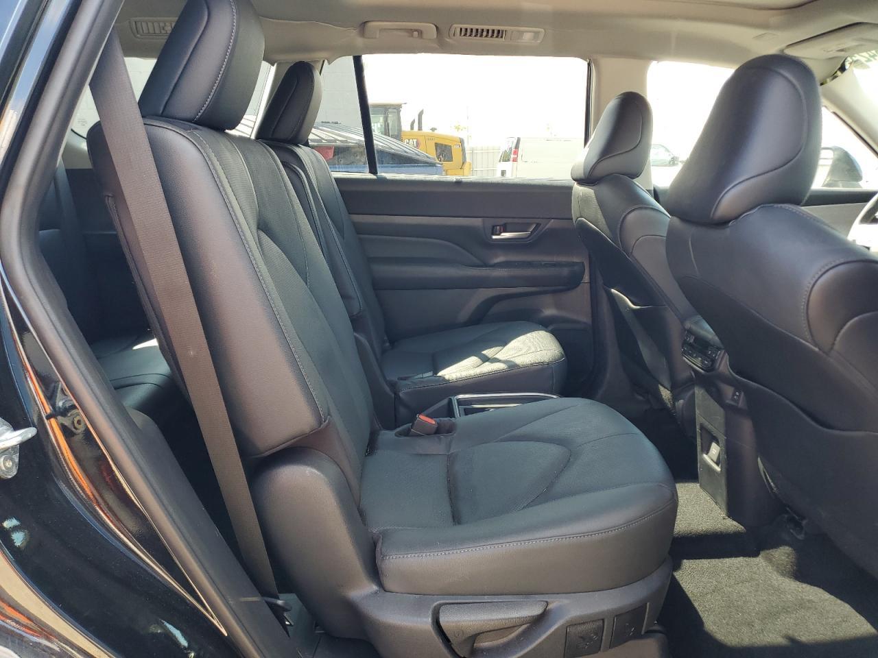 2024 TOYOTA HIGHLANDER
