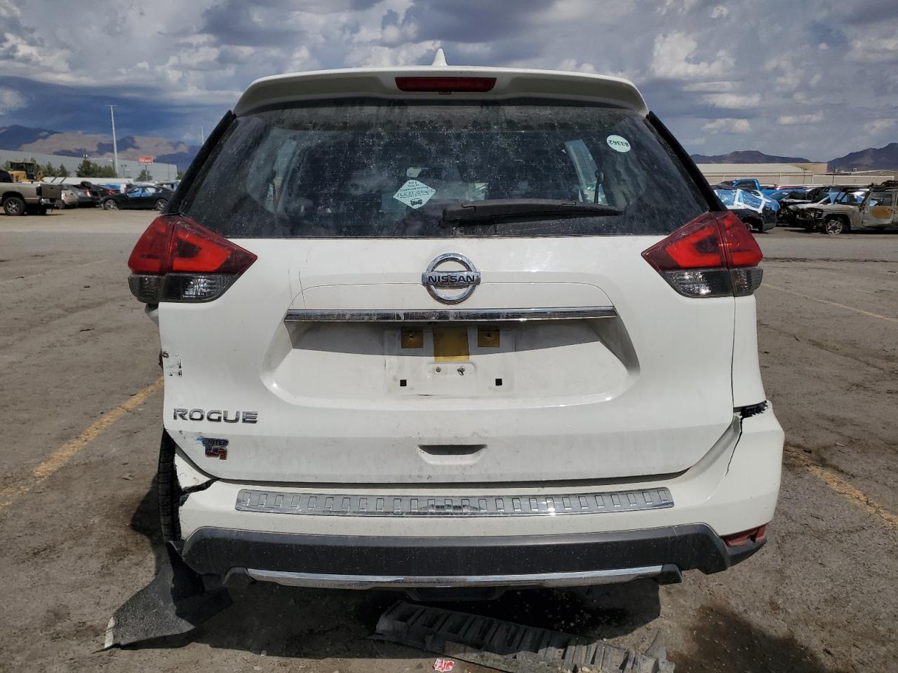 2017 NISSAN ROGUE