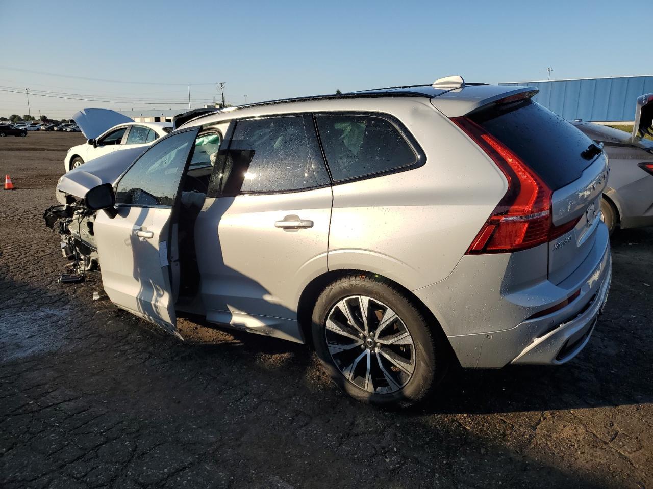 2025 VOLVO XC60