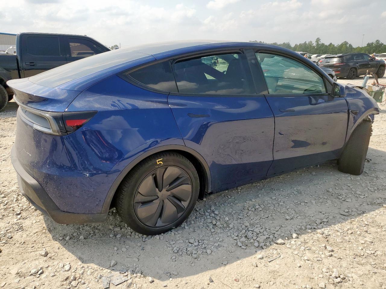 2026 TESLA MODEL Y