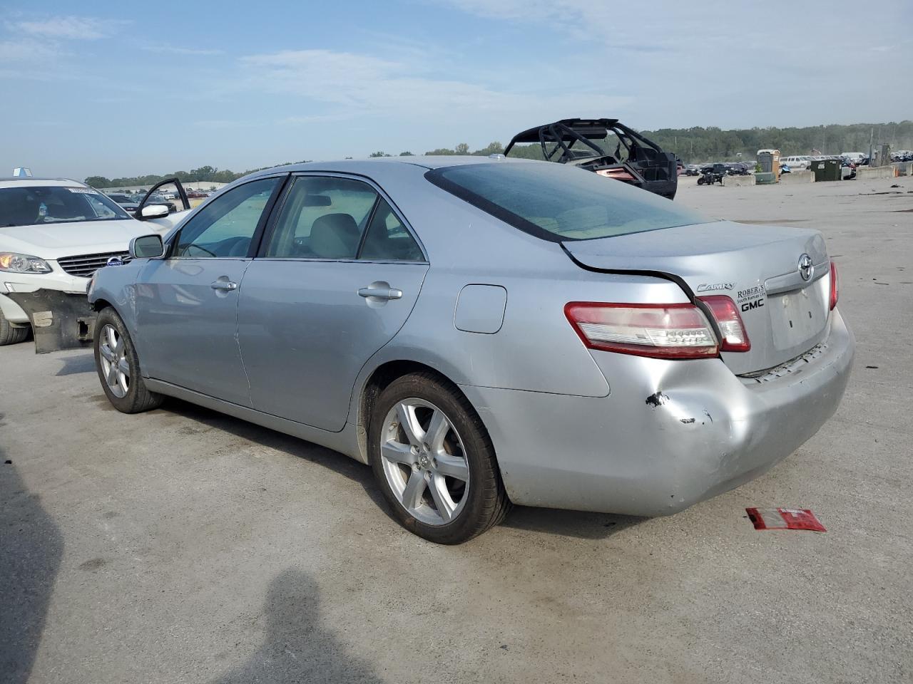 2011 TOYOTA CAMRY