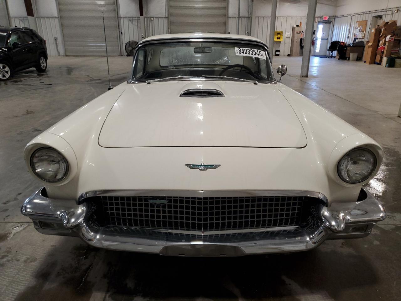 1957 FORD T Bird