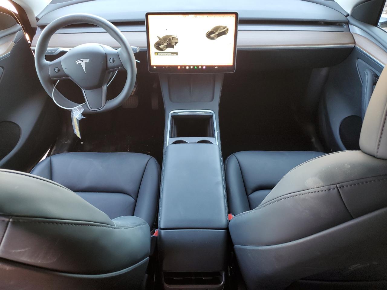 2024 TESLA MODEL Y
