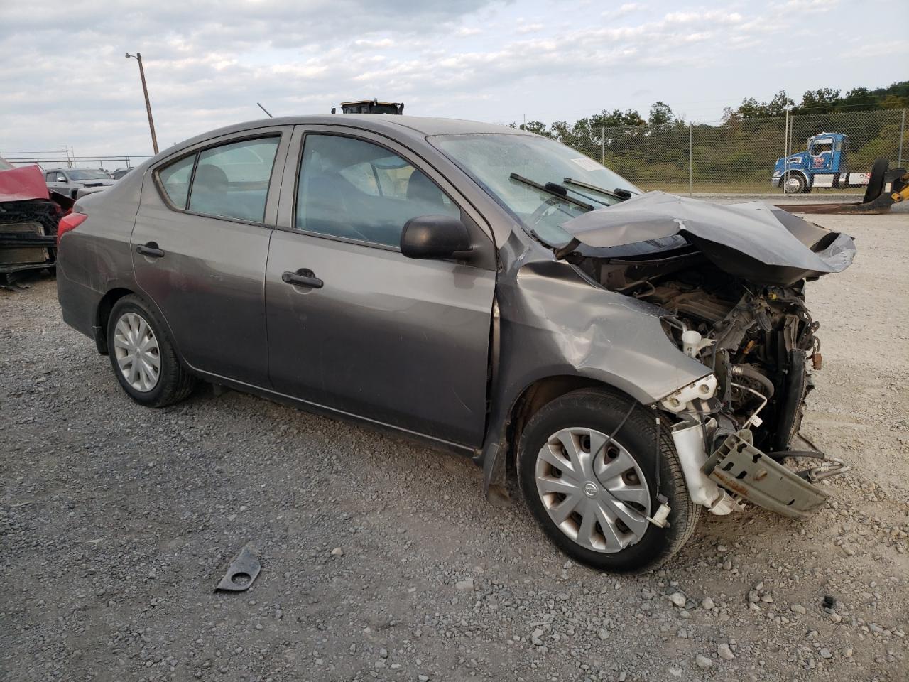 2015 NISSAN VERSA
