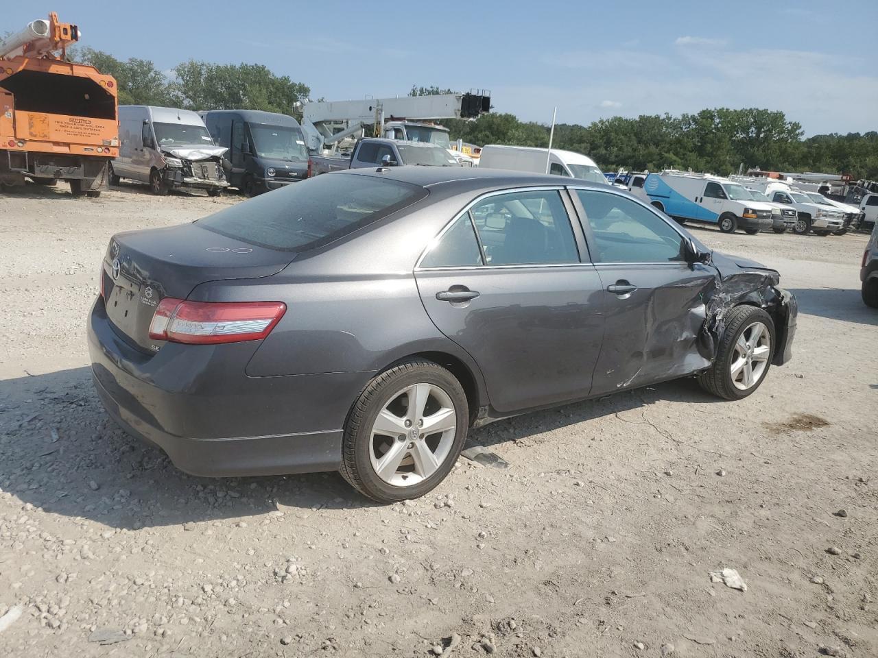 2011 TOYOTA CAMRY