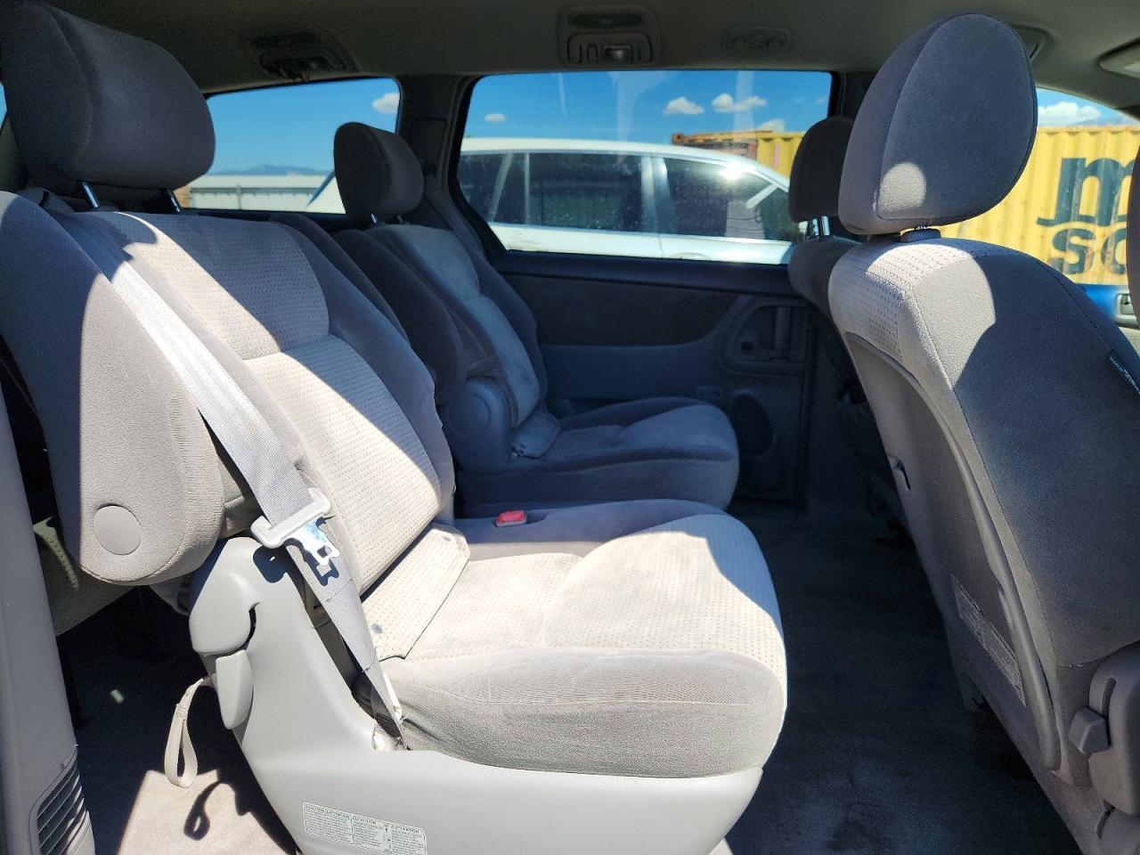 2006 TOYOTA SIENNA