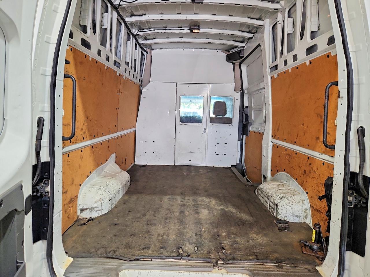 2018 NISSAN Nv