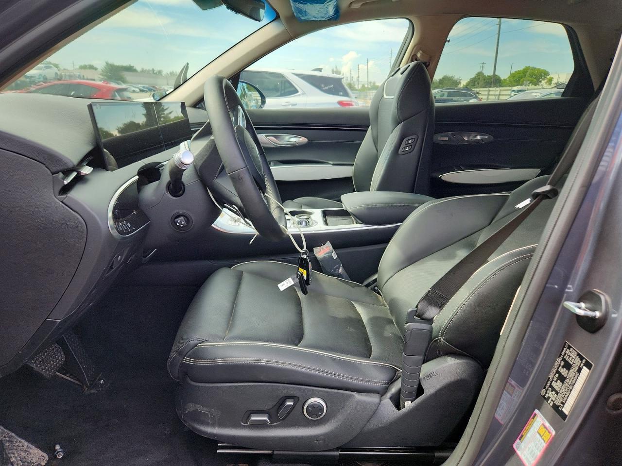 2026 GENESIS GV70