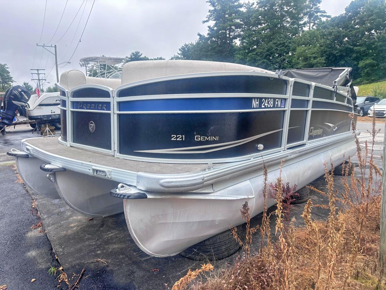 2012 Premier 221 Gemini