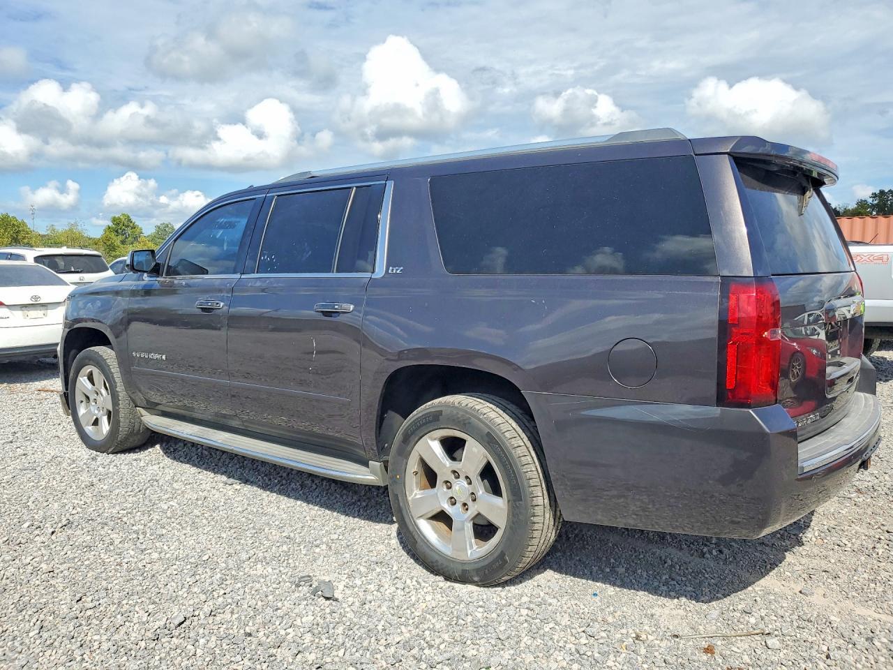 2015 CHEVROLET Suburban