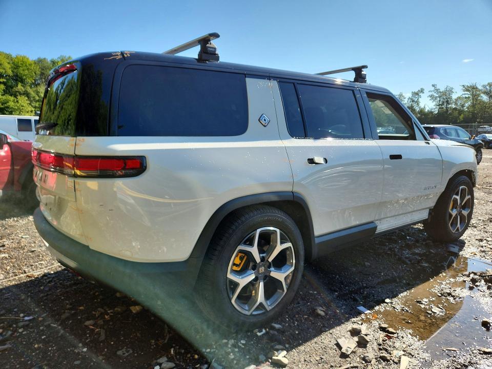 2023 RIVIAN R1s