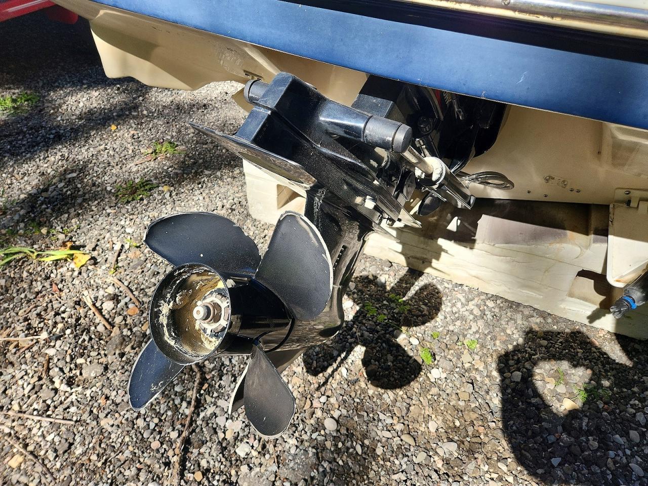 2003 Rinker Boat