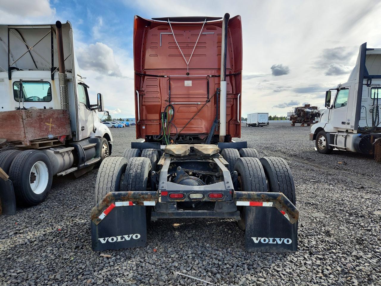 2016 VOLVO VNL