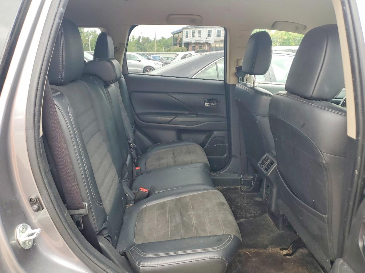 2019 MITSUBISHI outlander