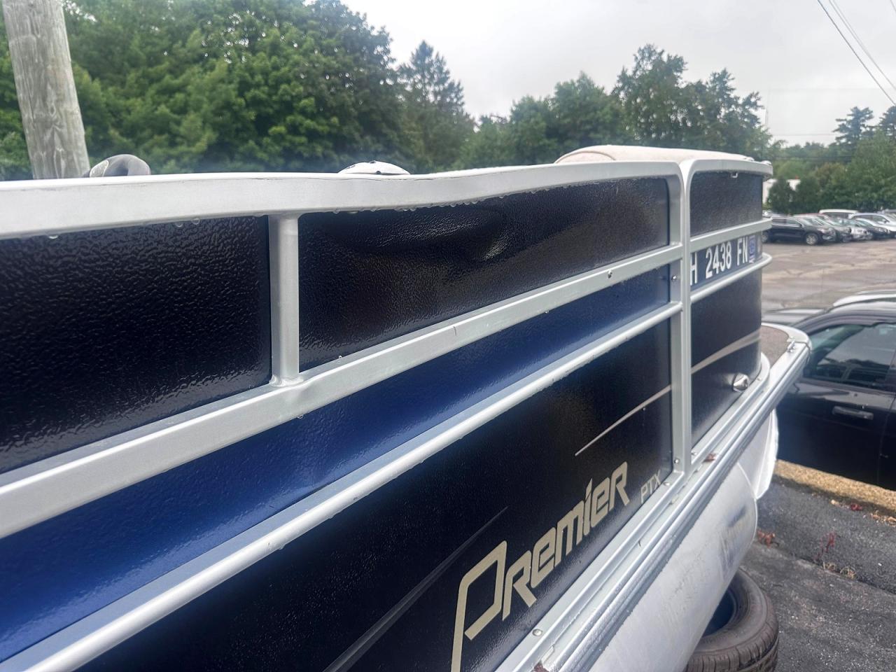 2012 Premier 221 Gemini