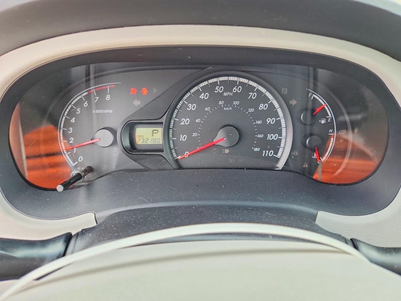 2011 TOYOTA SIENNA