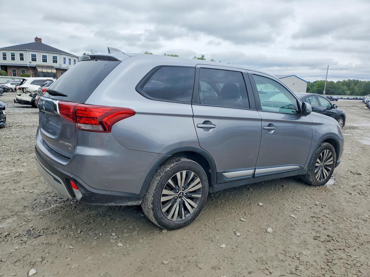 2019 MITSUBISHI outlander