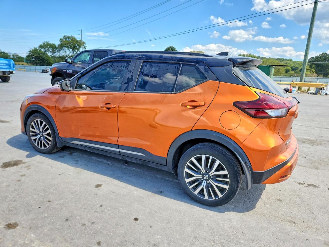 2021 NISSAN KICKS