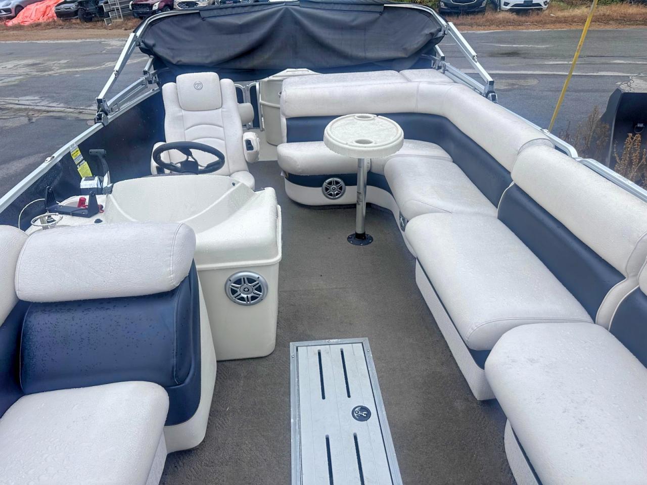 2012 Premier 221 Gemini