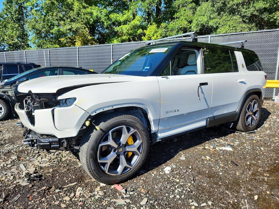 2023 RIVIAN R1s