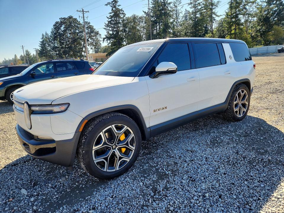 2025 RIVIAN R1s