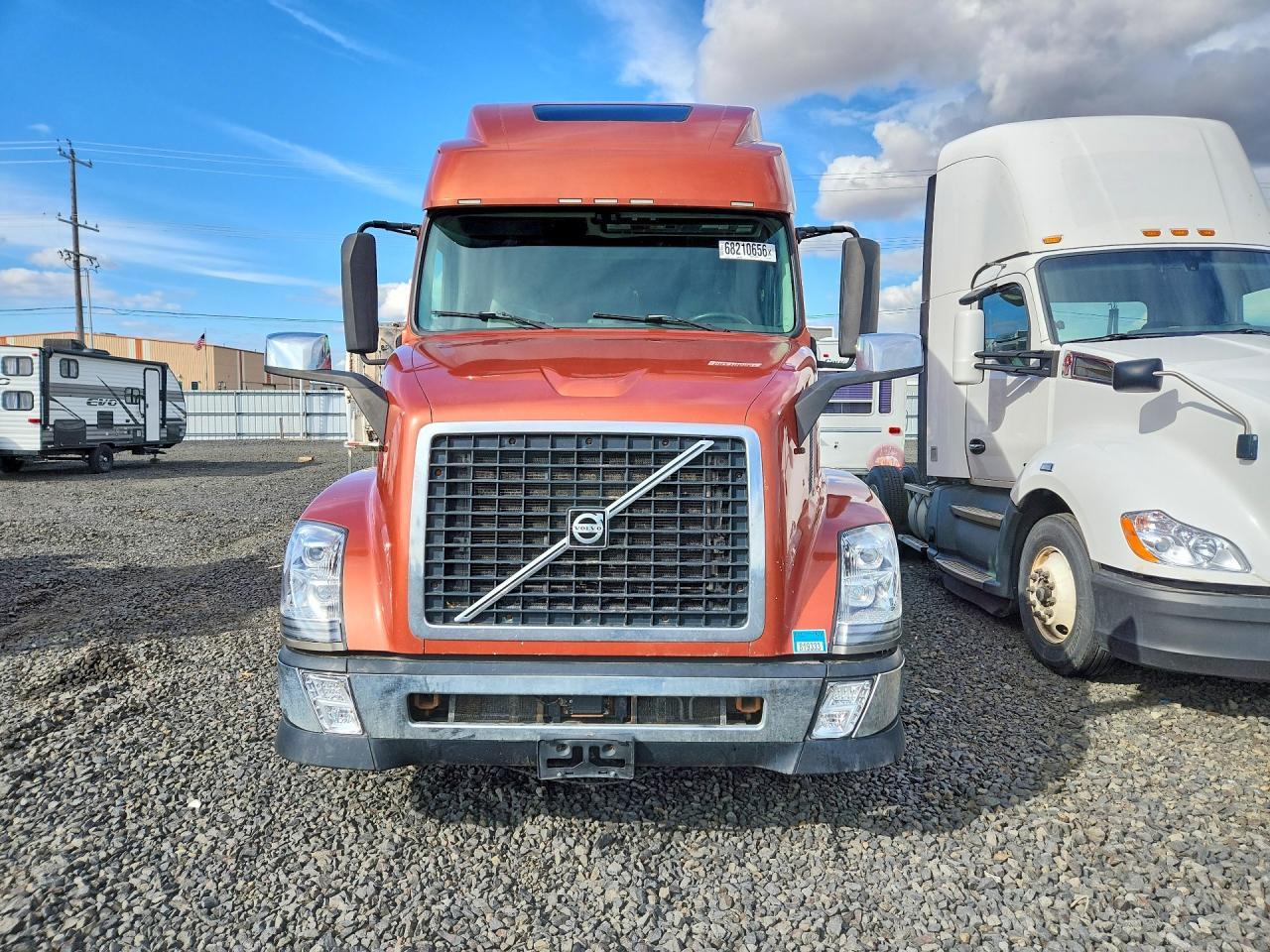 2016 VOLVO VNL