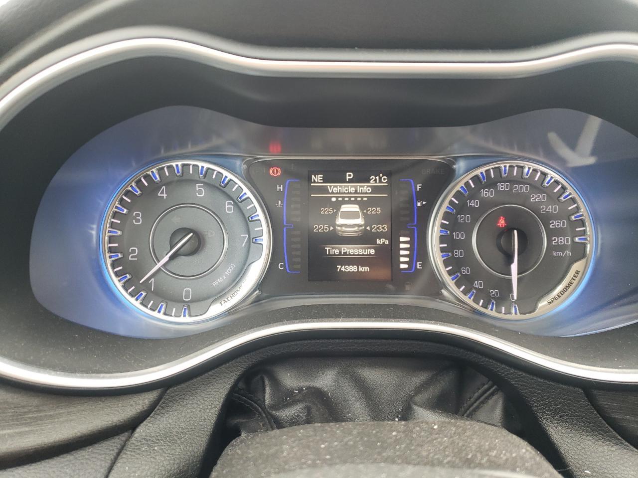2016 CHRYSLER 200