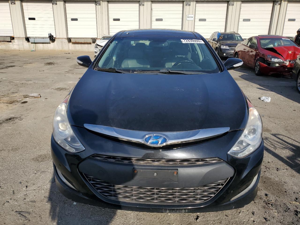 2011 HYUNDAI SONATA